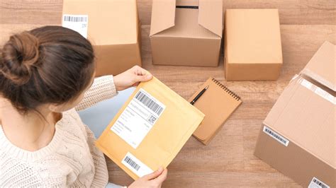 how to package books for shipping: the importance of selecting the right shipping box